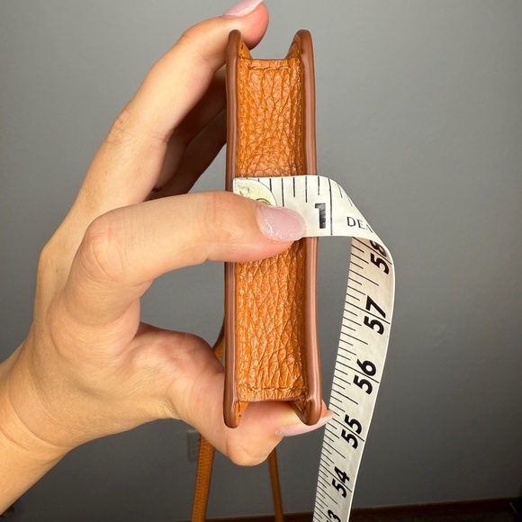 Marc Jacobs Groove Phone Crossbody Smoked Almond Excellent Condition - Picture 13 of 13